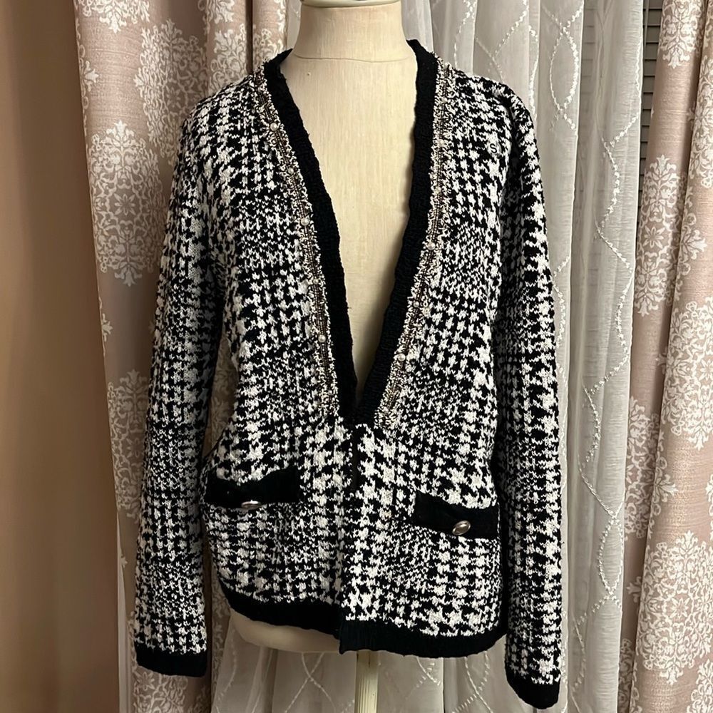 EUC Chico's Black & White Tweed Cardigan Sweater Size 1 (S/8)